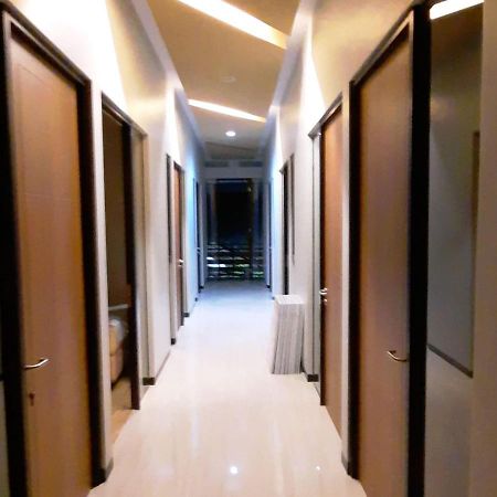 Phoenix Guest House 泗水 外观 照片