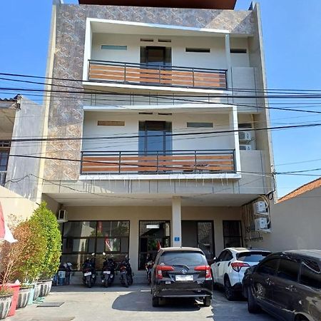 Phoenix Guest House 泗水 外观 照片